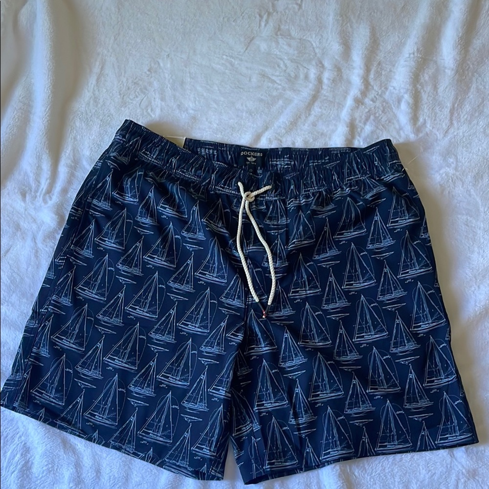 New DOCKERS Navy Sailboat Print Swim Trunks